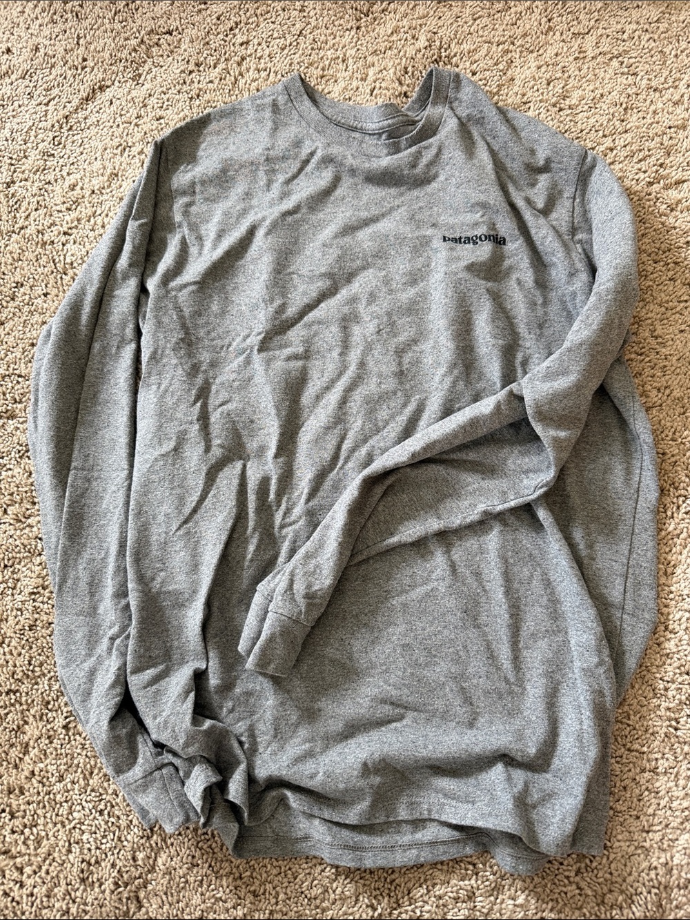 Patagonia Gray Long Sleeve Crewneck Sweatshirt